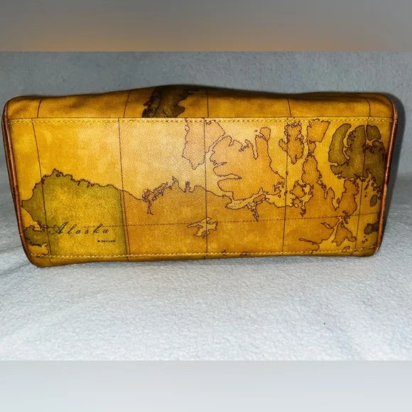 Alviero Martini World Map  Boston Bag - Picture 13 of 14